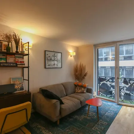 37 M Cocoon With Balcony